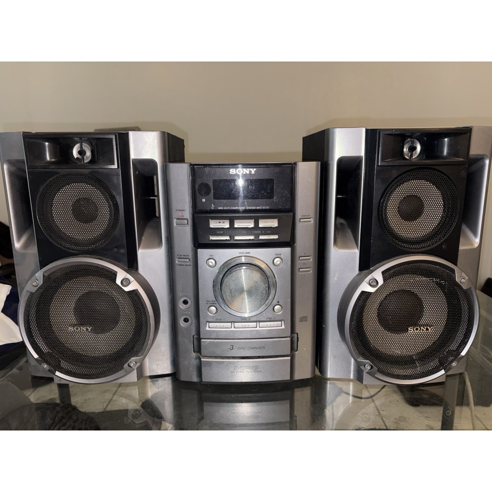 Sony MHC-EC70 Stereo 3 CD Cassette TURNS ON THEN OFF FOR PARTS